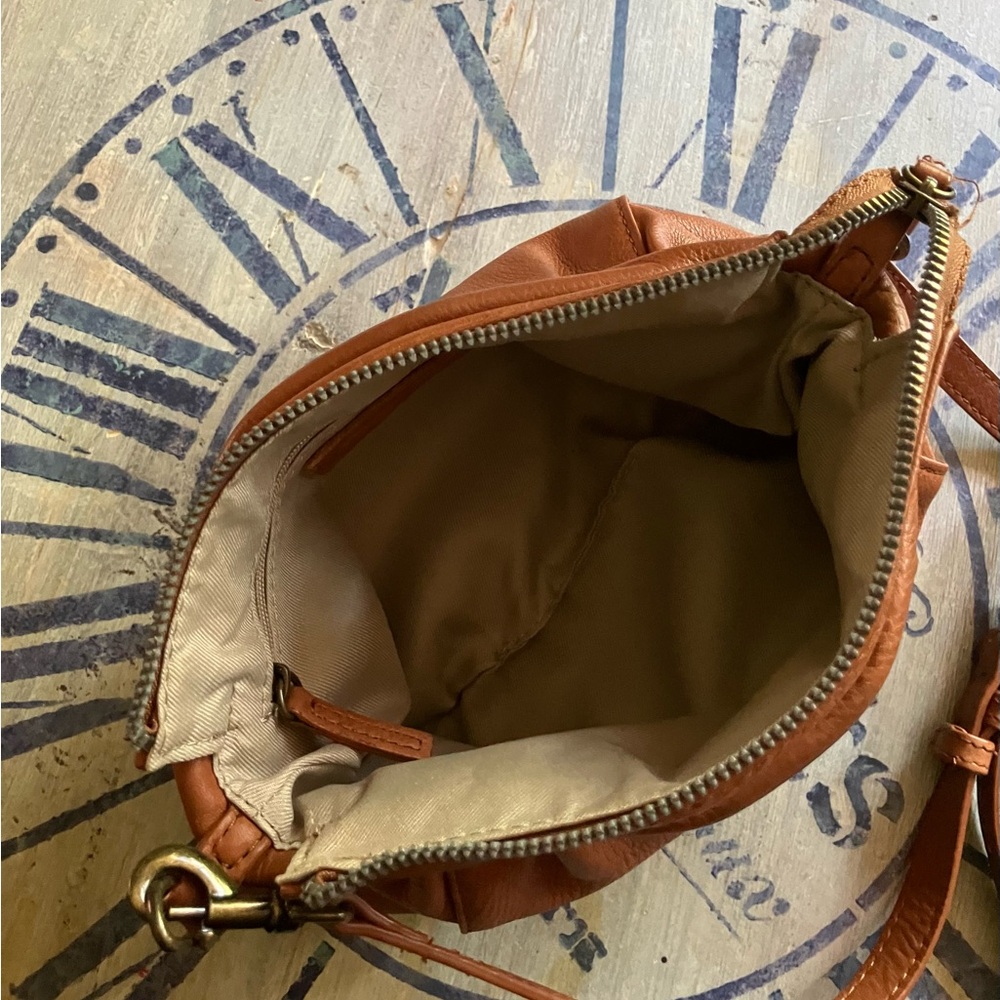 American Tan Leatherette Pleated Crossbody Bag - Picture 3 of 4